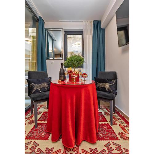 Perfect Downtown Apartment A217