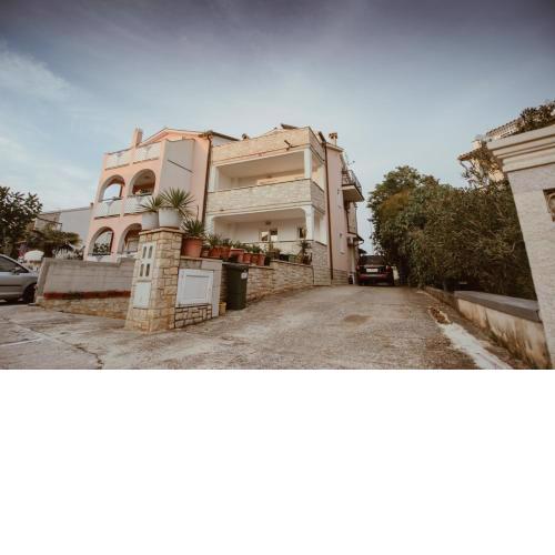 Perla Apartments