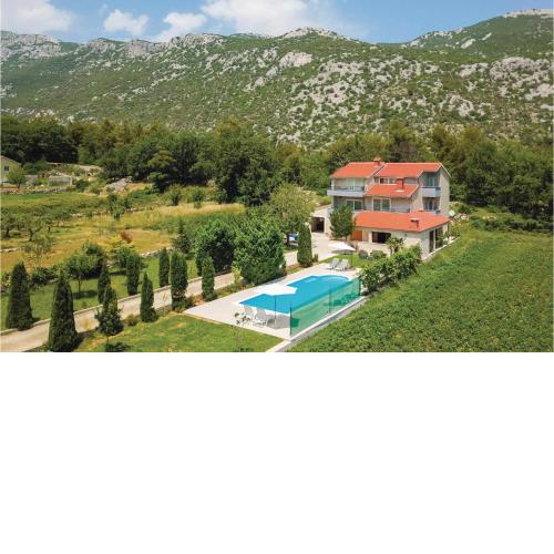 Pet Friendly Apartment In Ostrvica With Kitchen