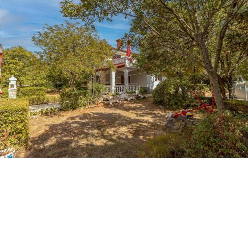 Pet Friendly Apartment In Pinezici With Wifi