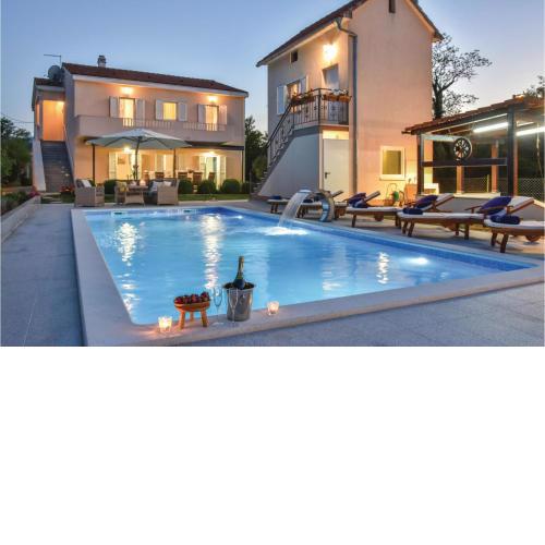 Pet Friendly Home In Karakasica With Sauna