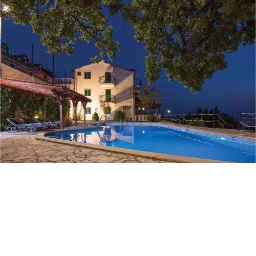 Pet Friendly Home In Podstrana With Jacuzzi