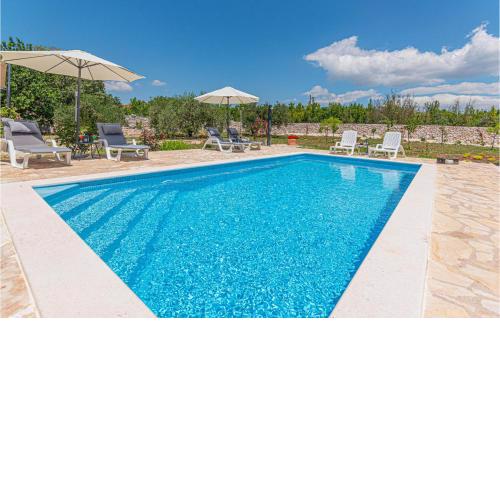 Pet Friendly Home In Vinovo Donje With Kitchen