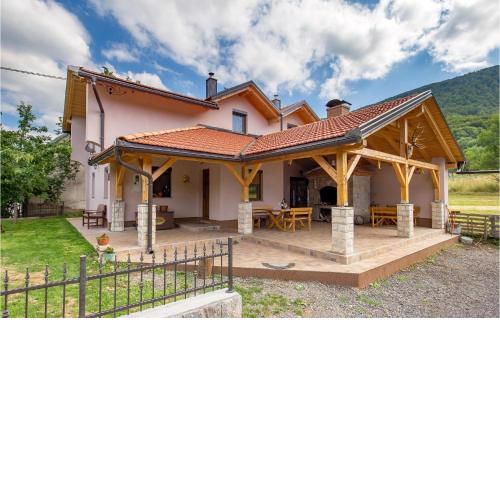 Pet Friendly Home In Vrzici With Kitchen