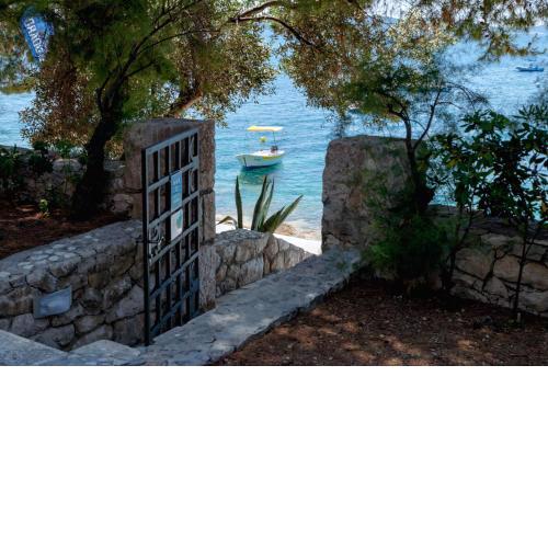 Pine Beach Villa