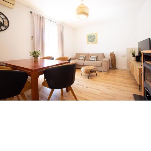 Pipi 2BR apt with Balcony