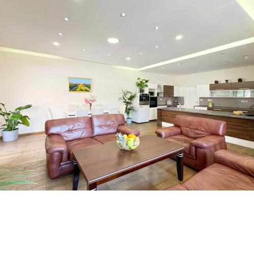 Plaza Apartments