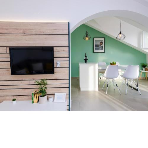 Ploce Apartments-One-Bedroom Apartment with Terrace and Sea View