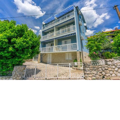 PODVEZANEC