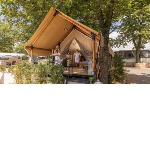 Polidor Glamping Resort