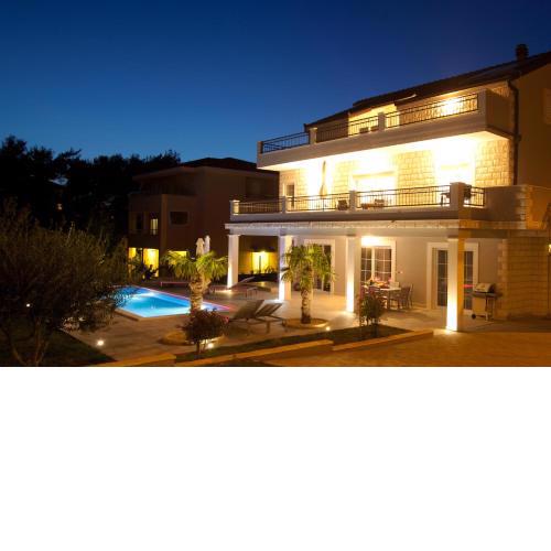 Polo Villa & Suites