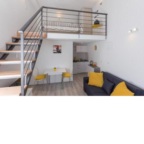 Pomet Delux Studio
