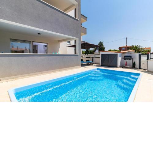 Pool Apartment Sax