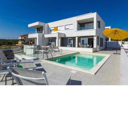Pool Apartments Villa Dalia