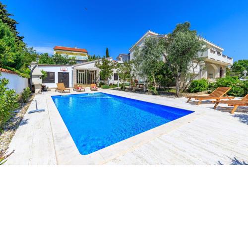 Pool House Tea Krk Island - Happy Rentals