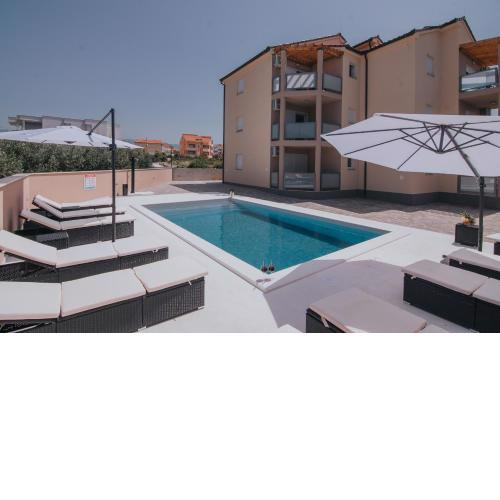 Poolside Hideout Apartments