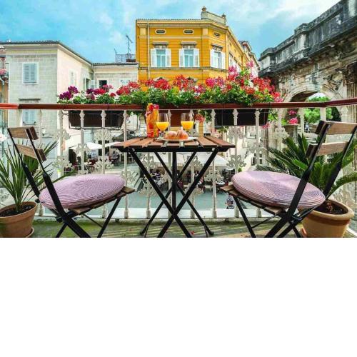 PortaAurea!Romantic balcony with a wonderful view