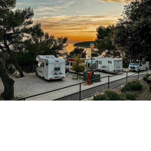 Porton Nature Hideouts Pitches