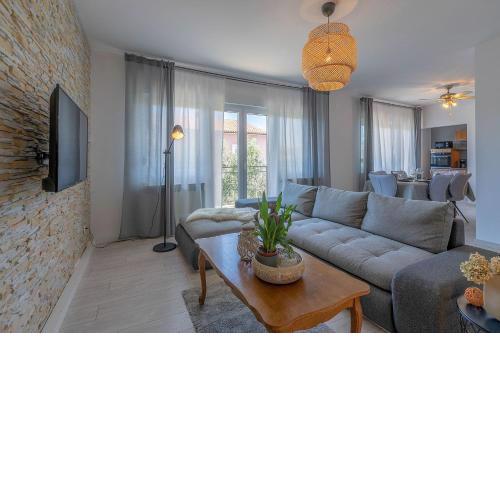 Premium 100m2 sea view apartment
