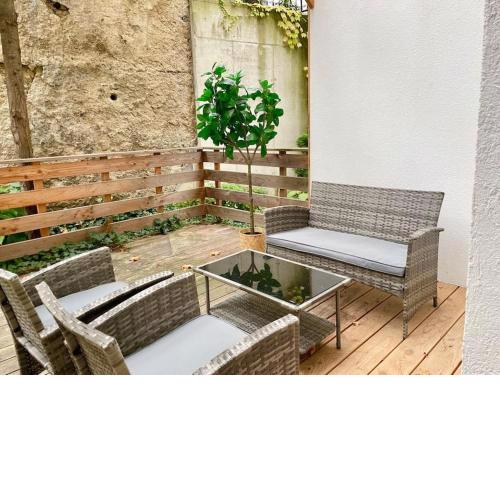 Premium Apartment with Terrace - Free Parking