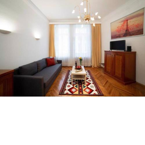 Premium Classical Apartment with Free Parking