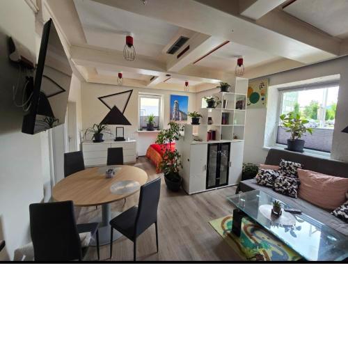 Private Living Central