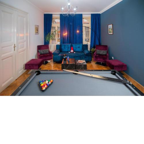 Proxima Centre Apartment - Billiard and Netflix