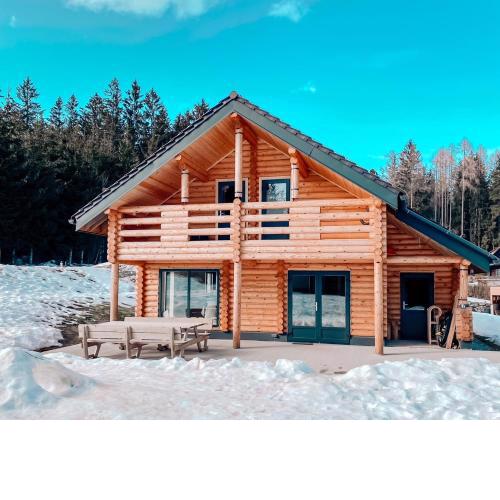 Pur Natur! Wandern und Skifahren - Trahütti Premium Lodges
