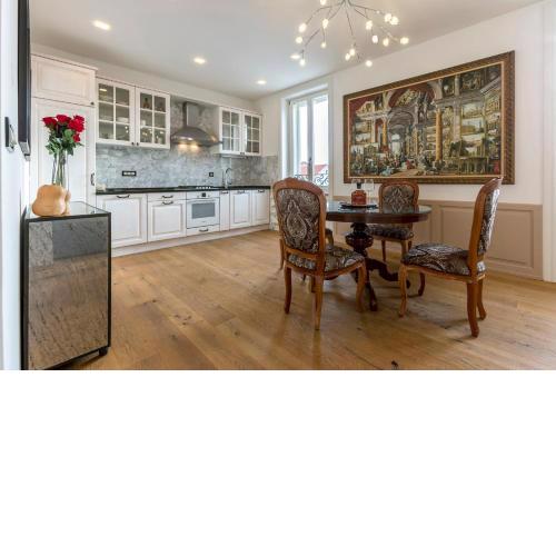 Queen Apartment