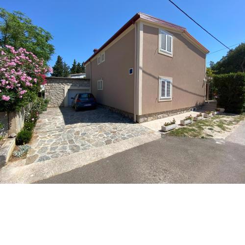 ***Quiet place near sea and National park***