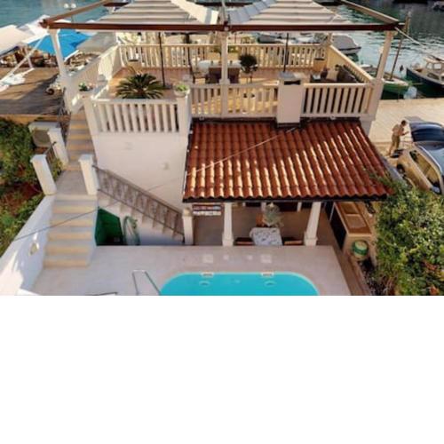 Radovani Luxury Apartment with Private Pool