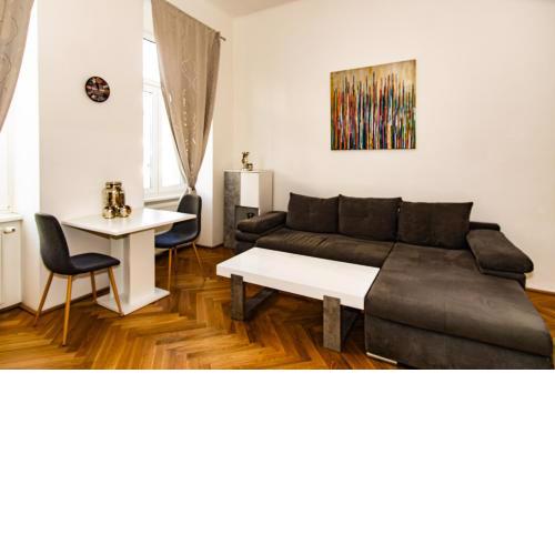 Raimond Apartment