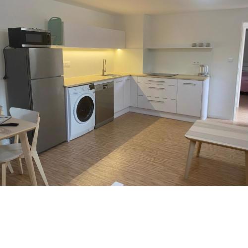 Red Travel Apartment