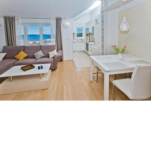 Relaxing holiday sunset apartment