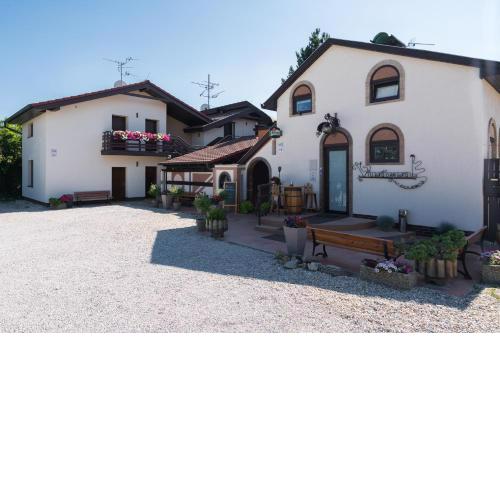 RESTAURACE A PENZION U DOUBKŮ