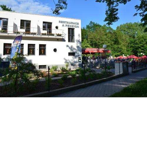 Restaurace a penzion Zděná Bouda