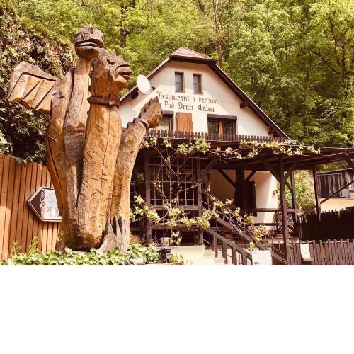 Restaurant a penzion Pod Draci skalou