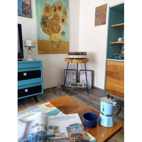 Retro Art room