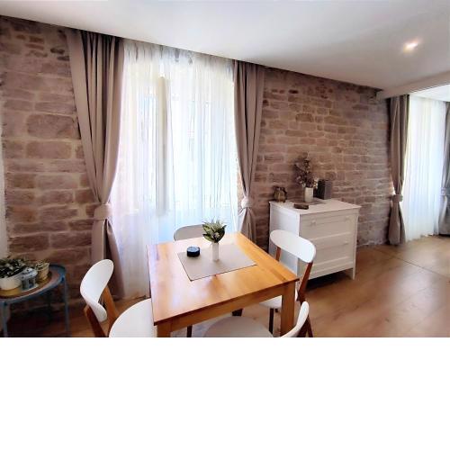 Rialto Luxury Apartment