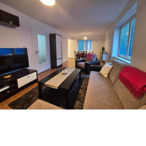 RingPeace Apartment, Trnsko