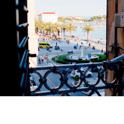 Riva Luxury Rooms