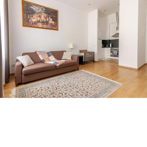 Riverside Palace Apartments