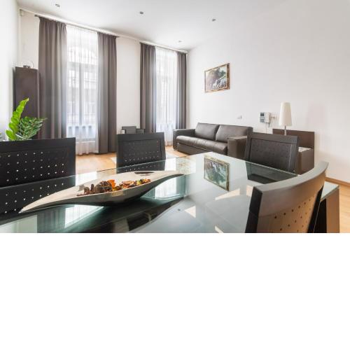 Riverside Palace Suites