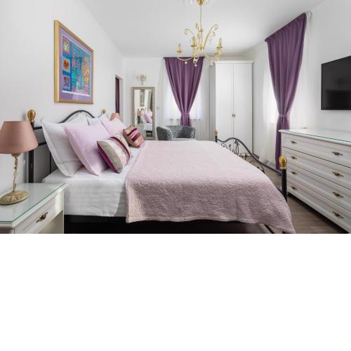 Romantic Luxury Rooms