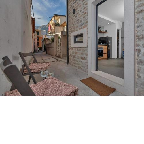 Romantic stone house/City center/Beach!