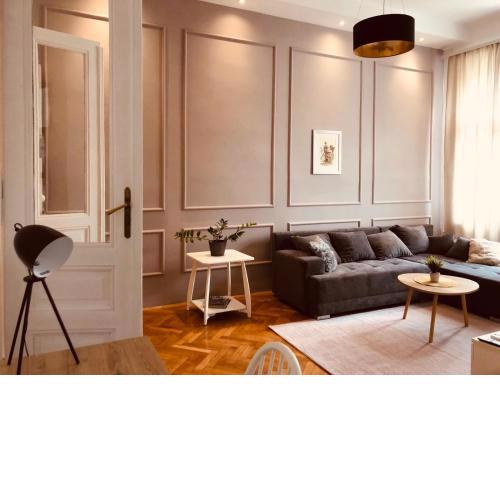 ROOM 44