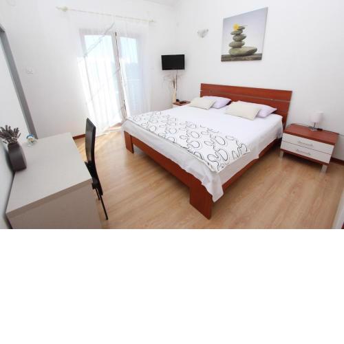 Rooms and Apartment Luana