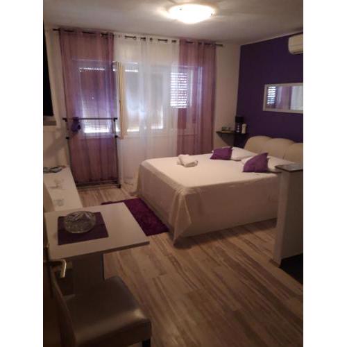 Rooms And Apartment Stambuk II