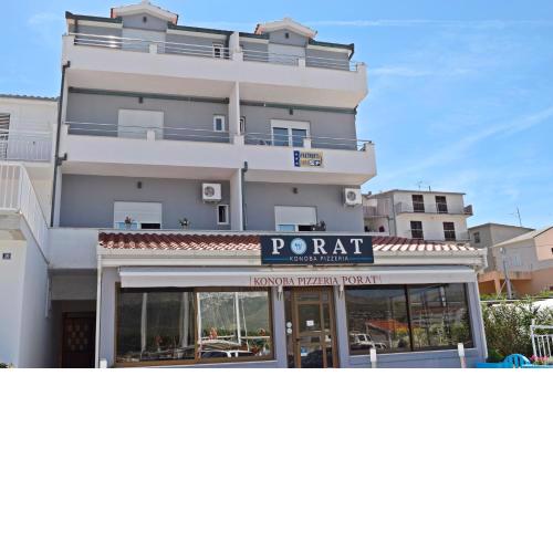 Rooms and Apartments Porat