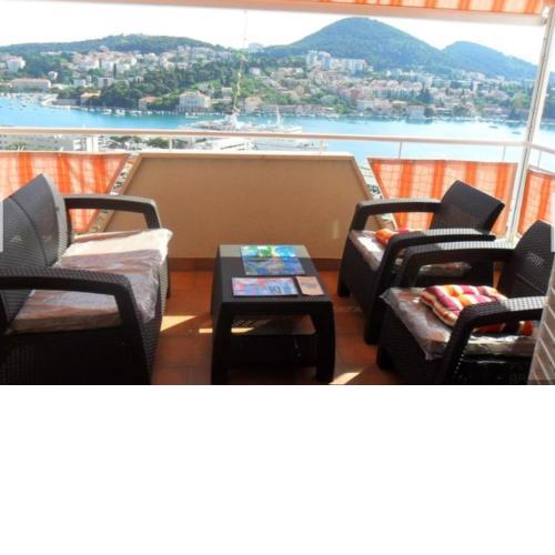Rooms ANELA with large common tarrace and beautiful sea view